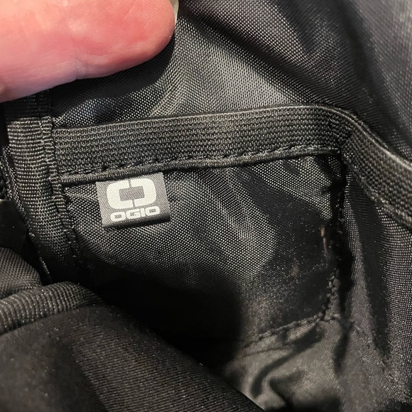 OGIO XIX STARLA BLACK W SILVER
GALAXY PRINT ZIP CLOSE CROSSBODY BAG POUCH NEW - Picture 11 of 13